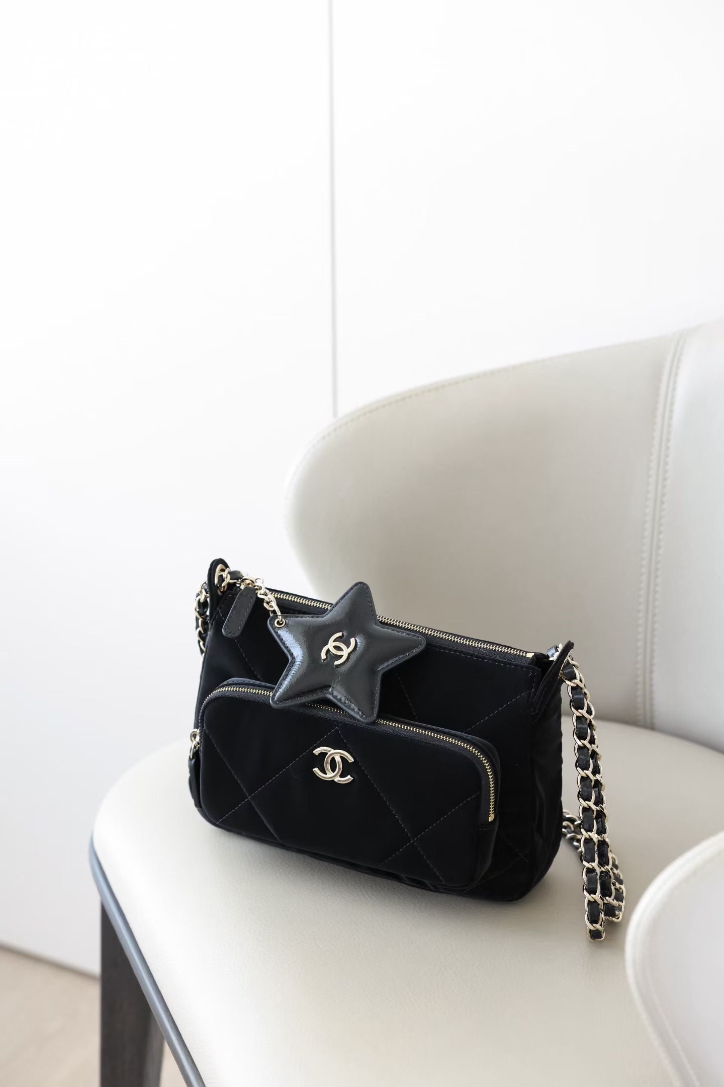 CHANEL CLUTCH WITH CHAIN