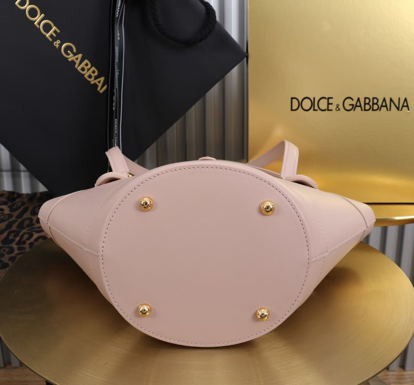 DOLCE & GABBANA