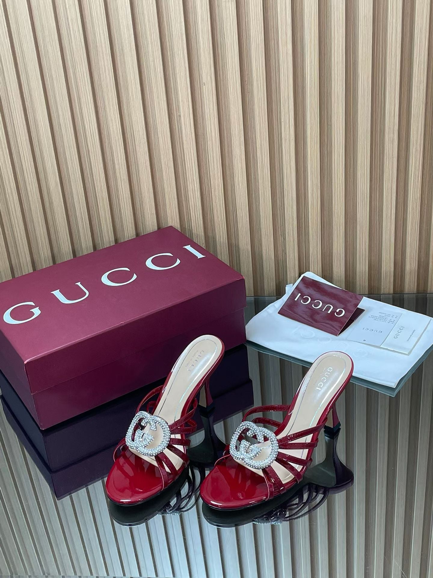 GUCCI