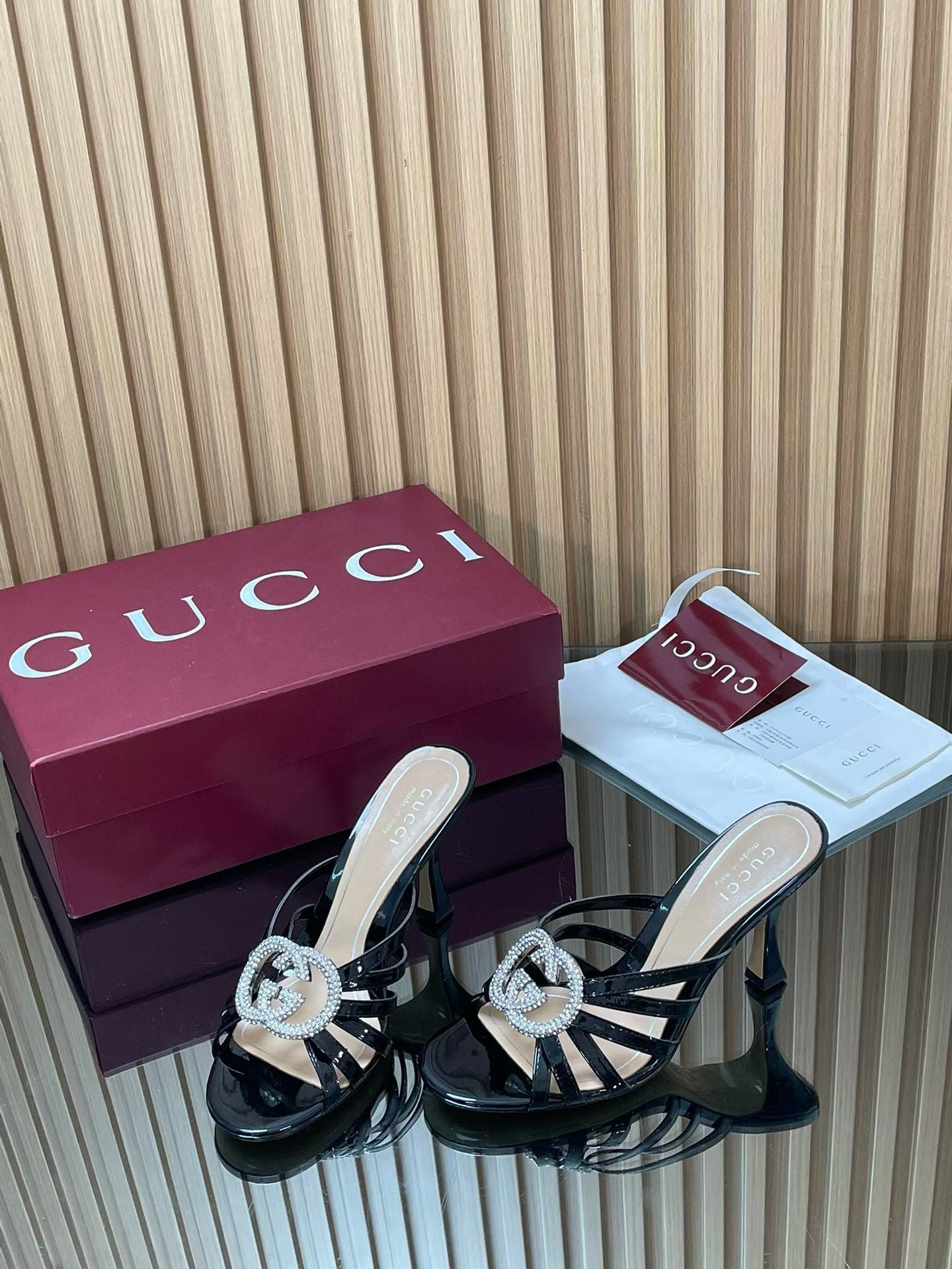 GUCCI