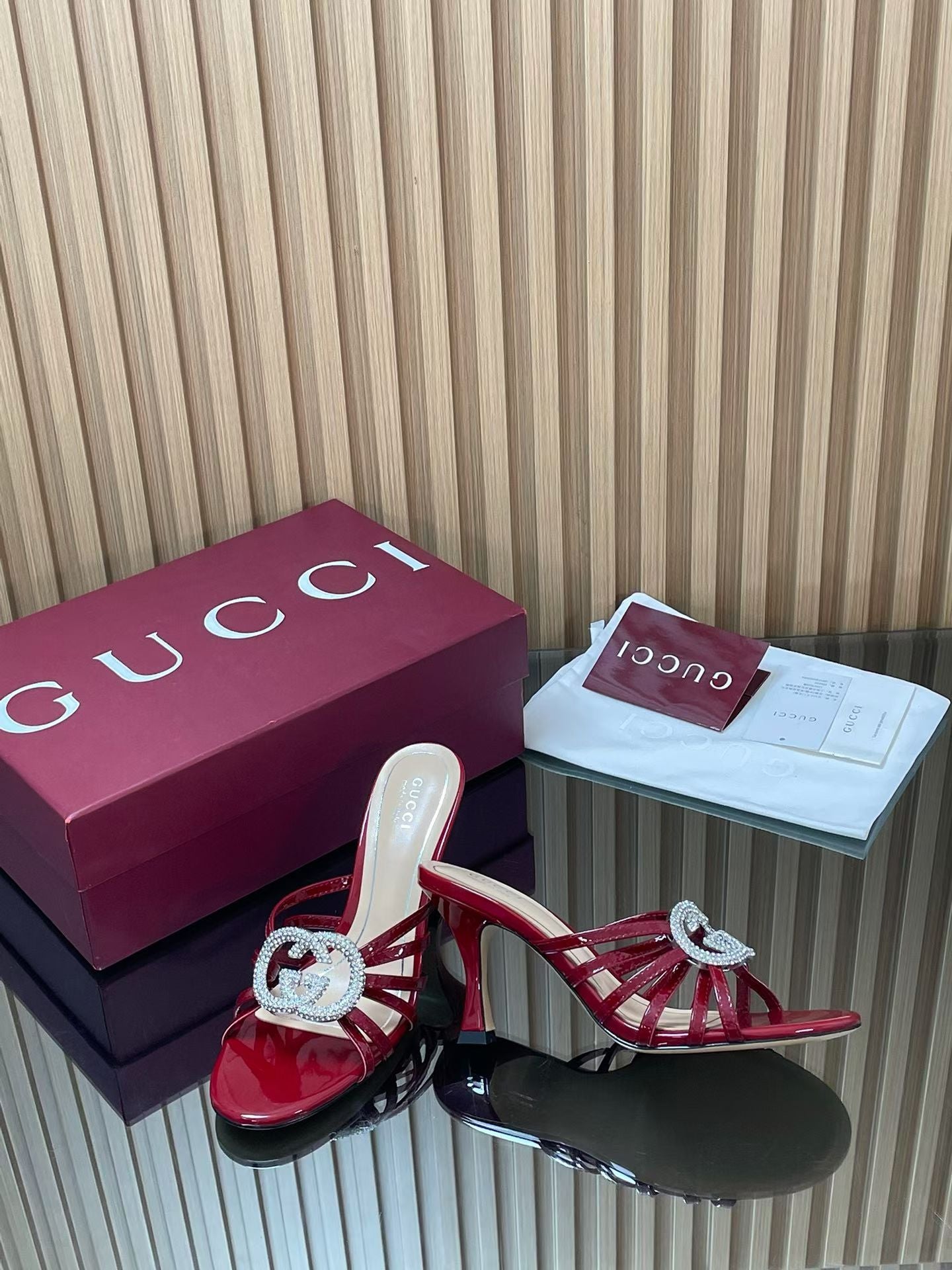 GUCCI