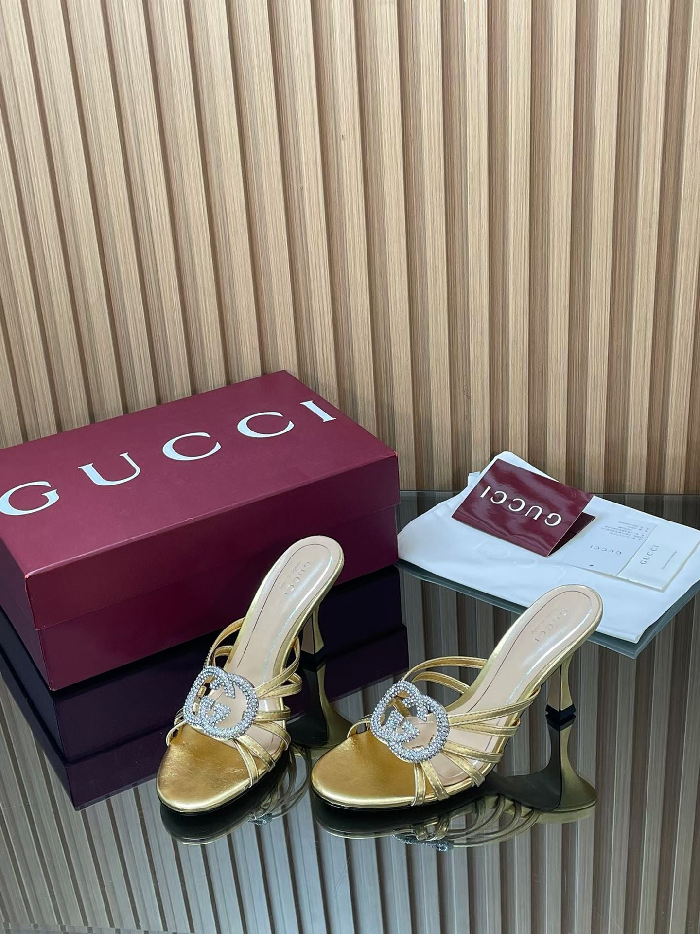 GUCCI