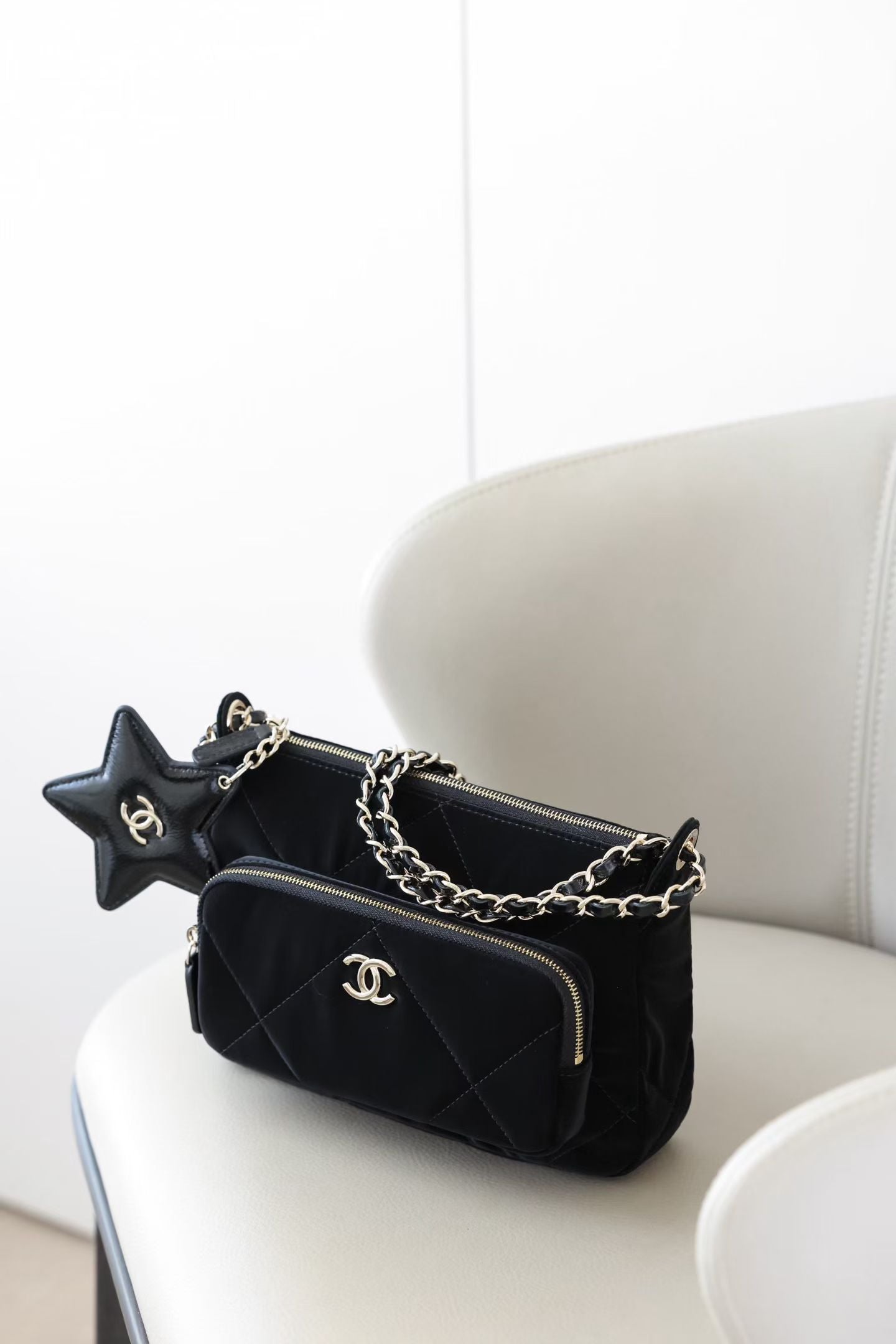 CHANEL CLUTCH WITH CHAIN