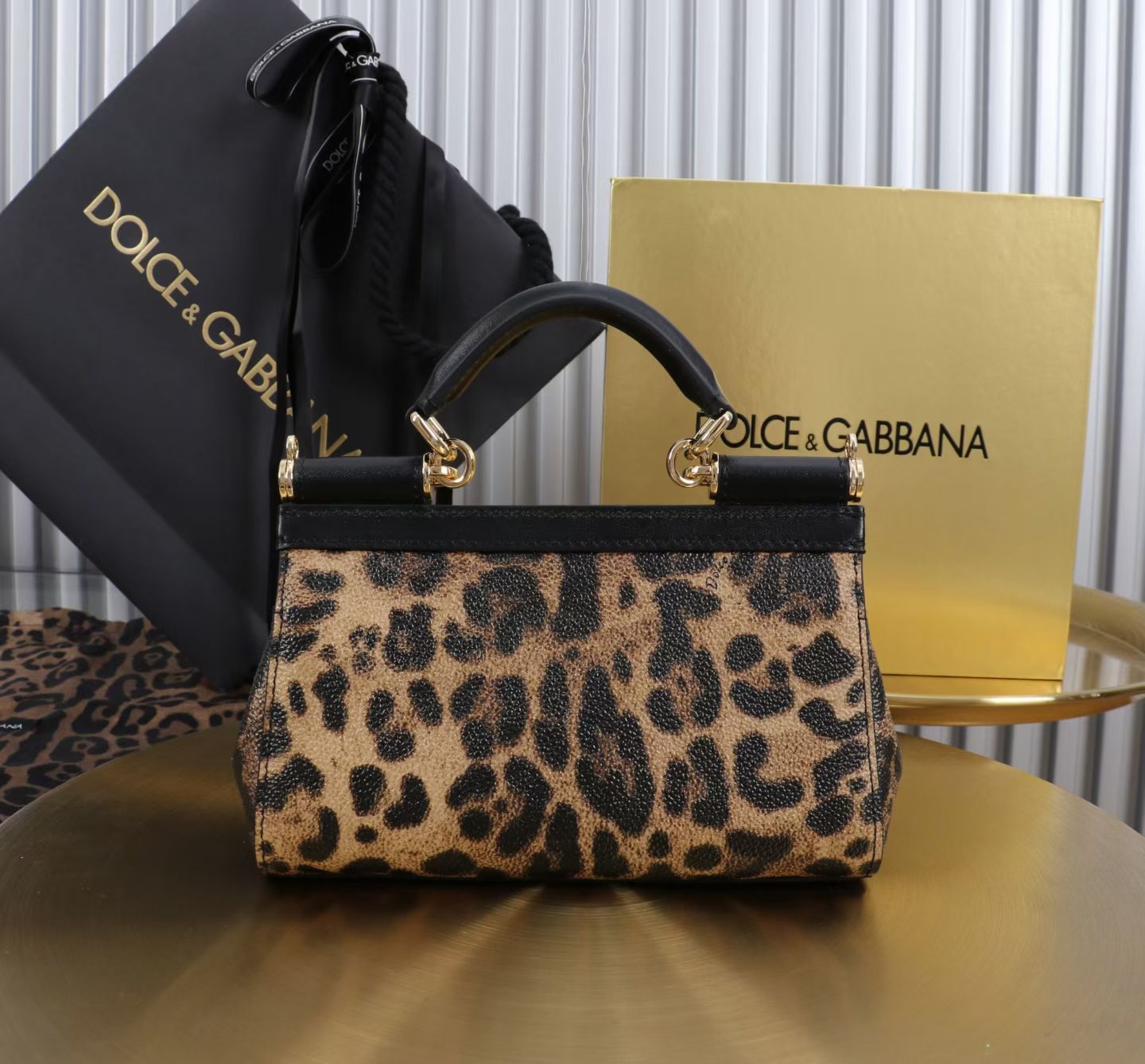 DOLCE & GABBANA