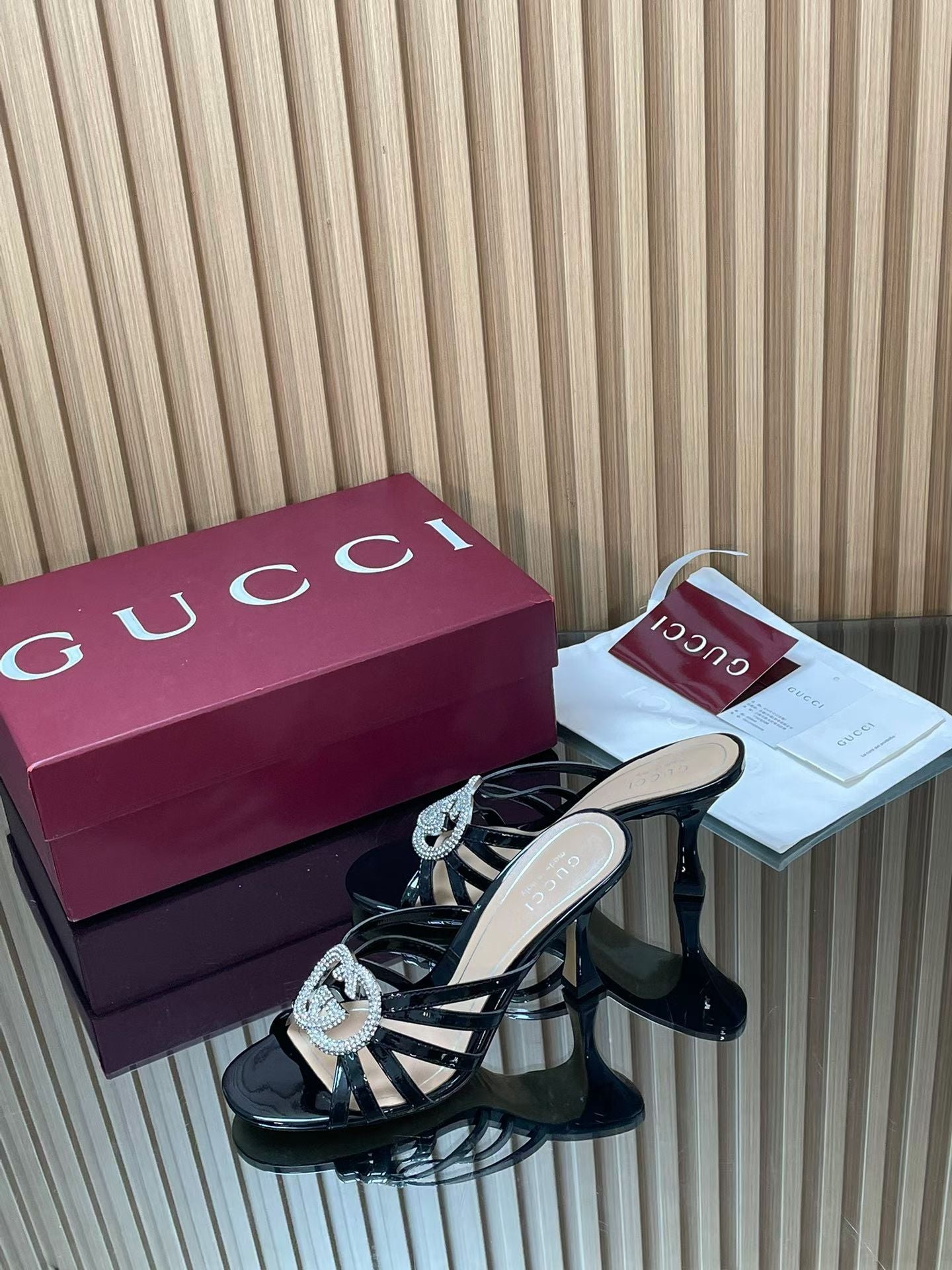 GUCCI